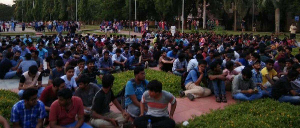 NIT-Warangal students stage flash protest on campus