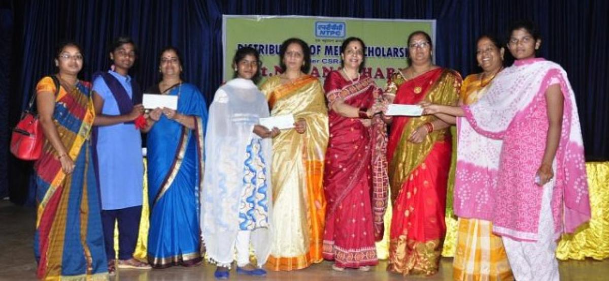 NTPC-Ramagundam distributes Merit Scholarship among 161 students