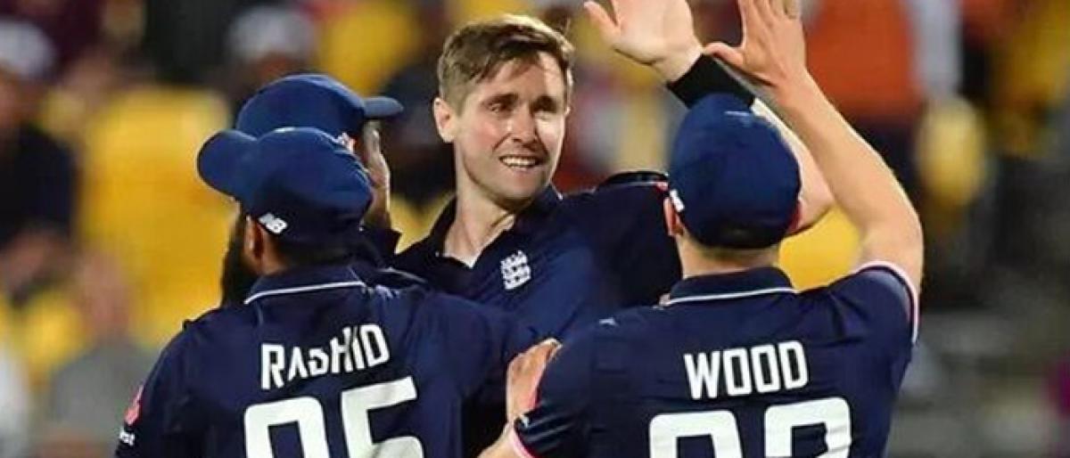 England down NZ in dramatic thriller