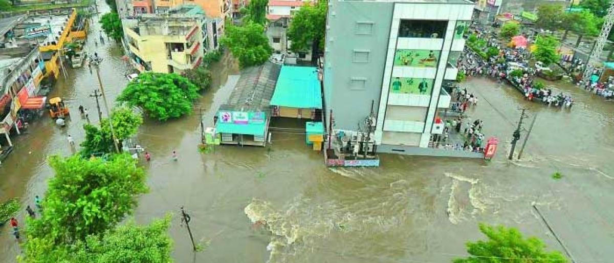 Rains wreak havoc for second day in Hyderabad