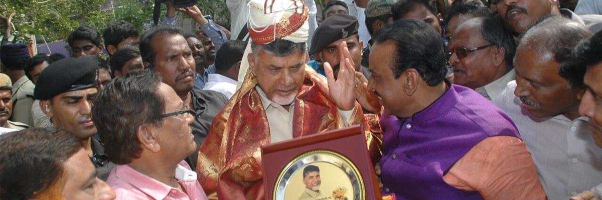 CM Chandrababu Naidu felicitated for announcing housing scheme for scribes
