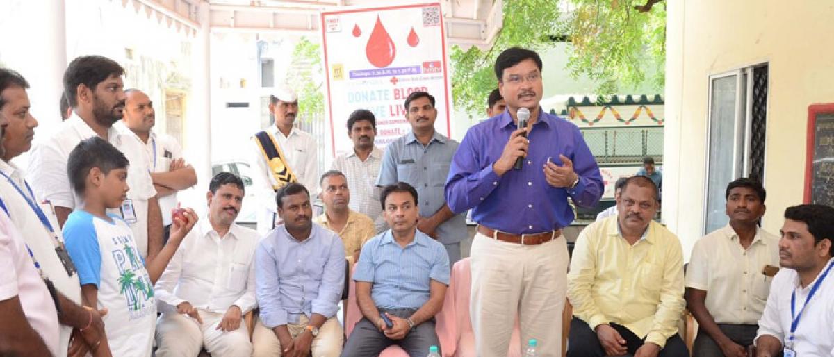 Nalgonda District Collector, SP urge people to donate blood