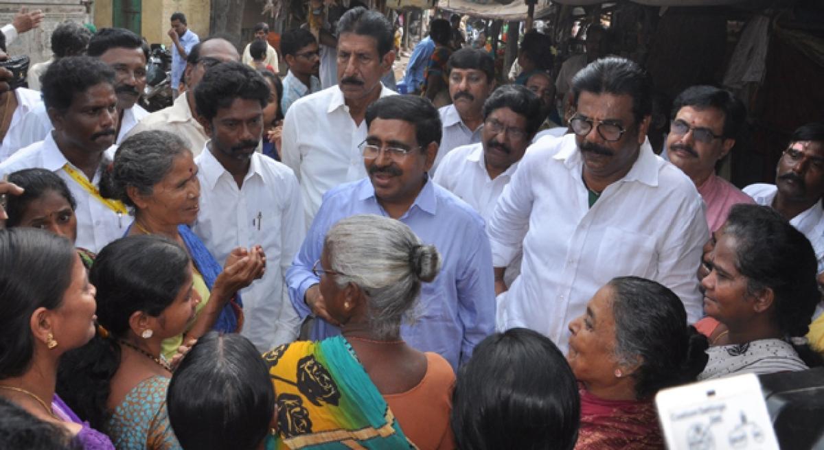 Narayana promises facelift to roads in Nellore