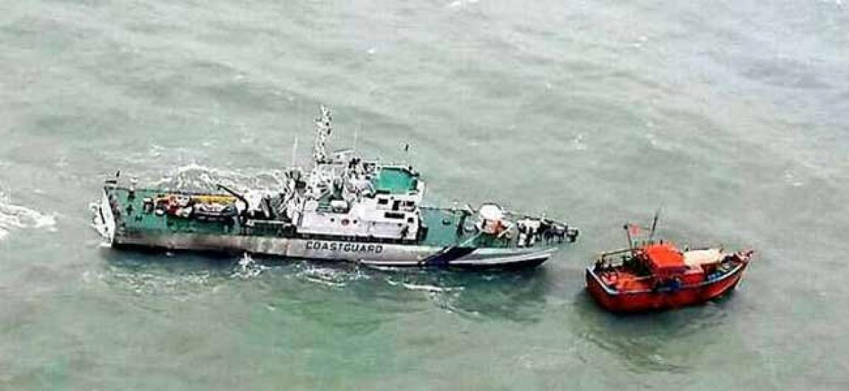 Sri Lankan Navy chase away 1,700 Tamil Nadu fishermen, snap fishing nets