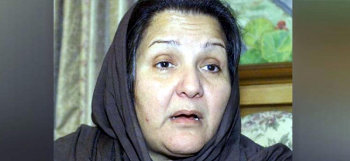 Nawaz Sharifs wife Kulsooms condition highly critical