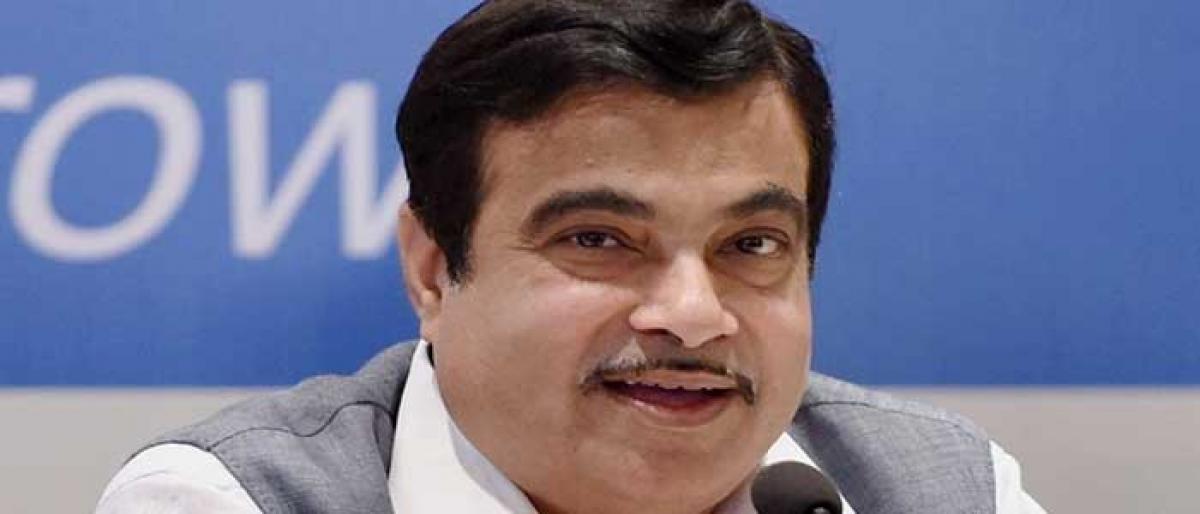 Gadkari plans a meeting with CMs of TS, AP