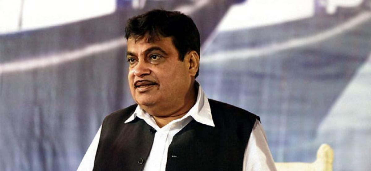 Nitin Gadkari reviews APs PMKSY project