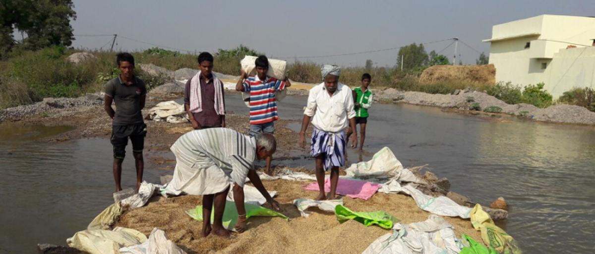 Grains washed away as Nizam Sagar canal breaches