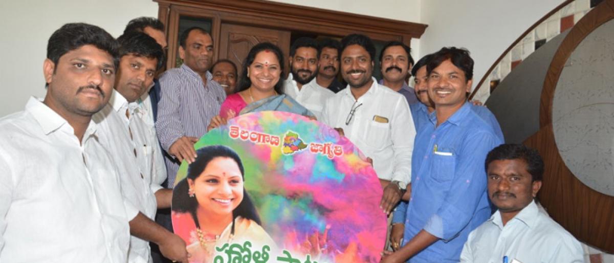Kavitha releases CD of Holi songs