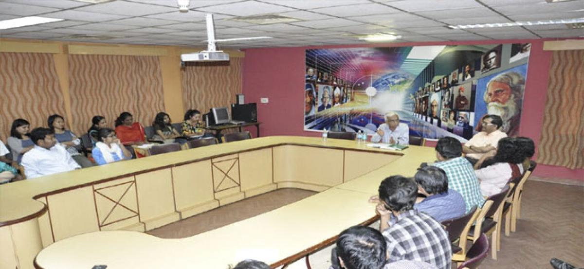 Talk on ‘Literary Historiography in India’ held