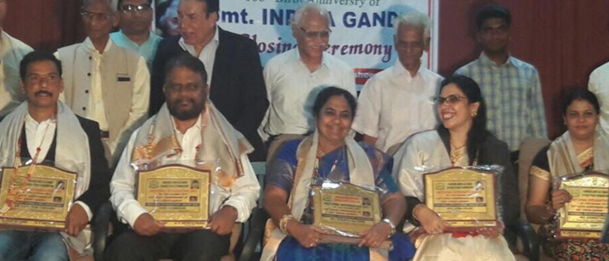 Osmania professor receives National Integration Award