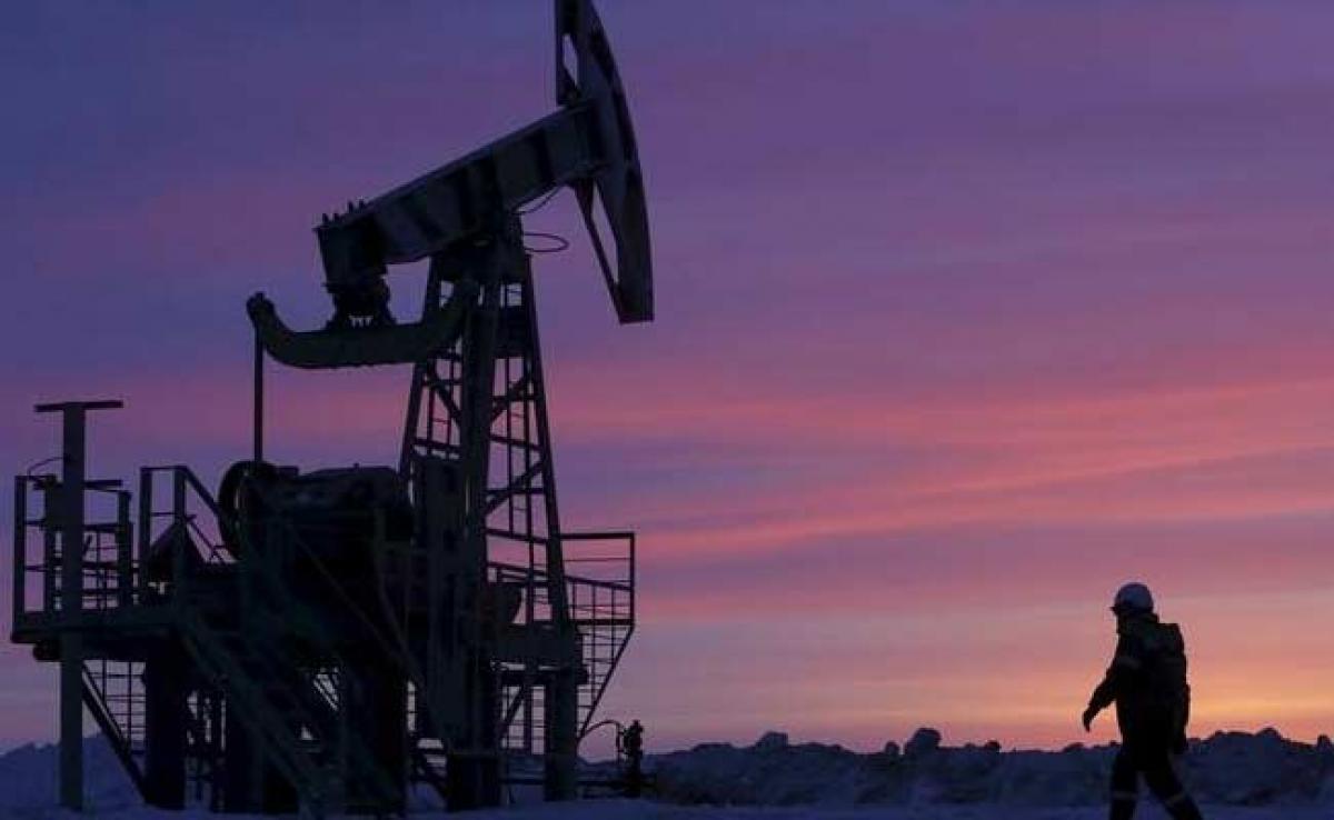 Brent oil edges up, near 26-month high amid supply concerns
