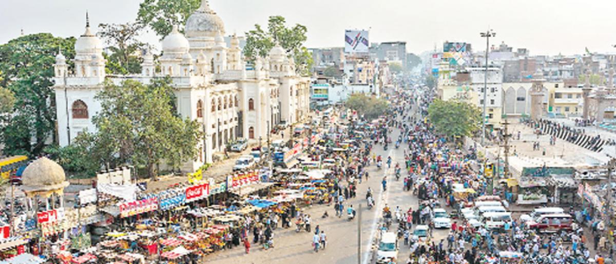 Top babus go into huddle on Old City makeover