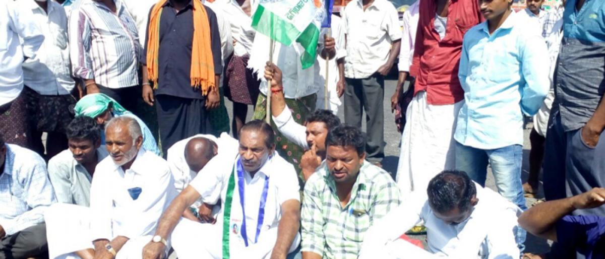 Farmers protest for water