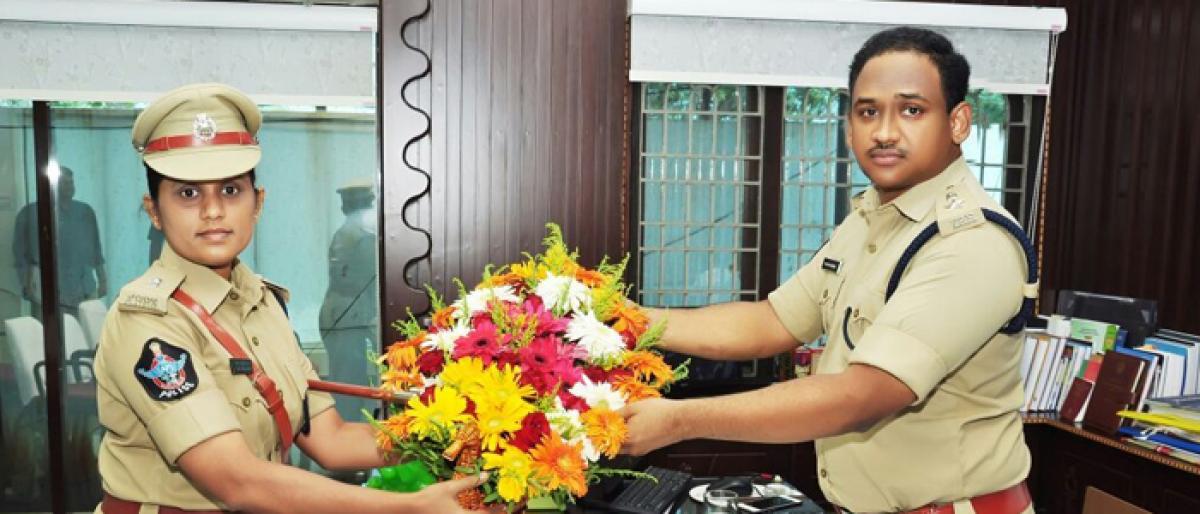 Lavanya Lakshmi assumes office of Additional SP in Ongole