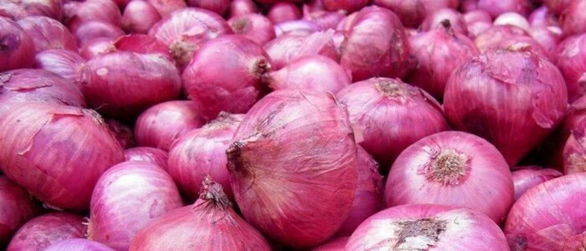 Onion prices soar, burn hole in pockets of middle class