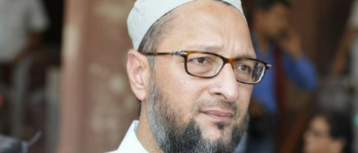 Owaisi condemns attack on Amarnath yatris