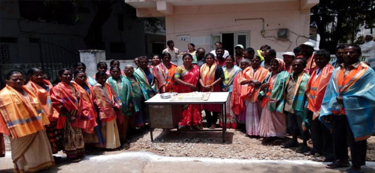 Pavani felicitates sanitation workers