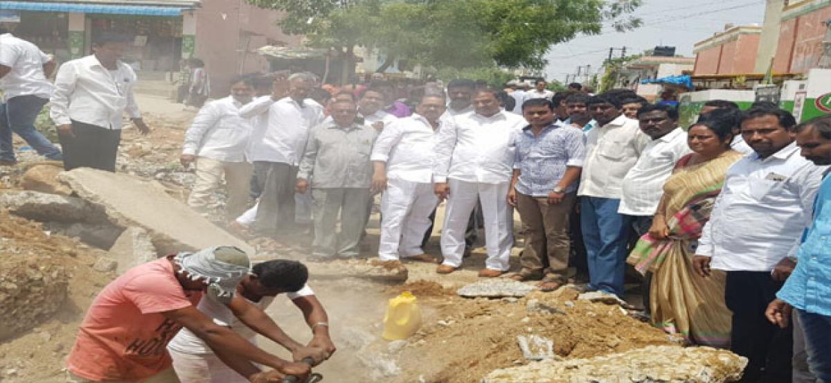 MLA lays foundation for water pipeline
