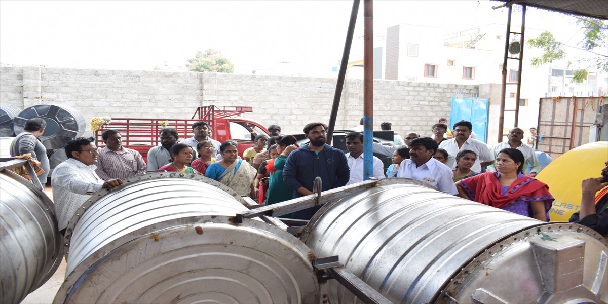 Corporator Ramavath Padma Srinu Naik warns of closure of plastic unit at Tulja Bhavani nagar
