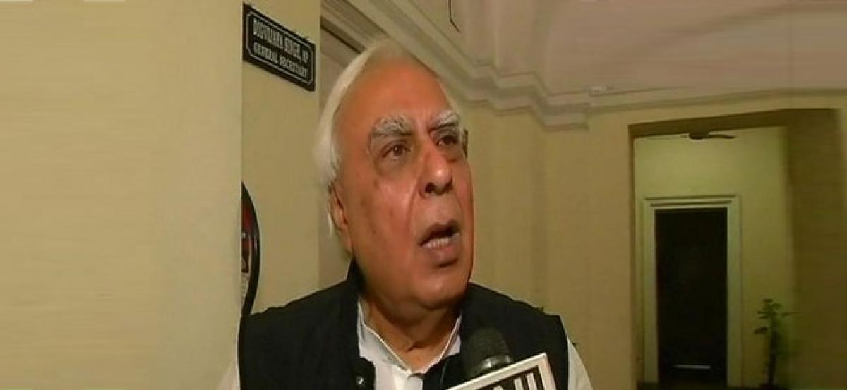 Sibal criticises Jaitley for blaming regulators in PNB scam