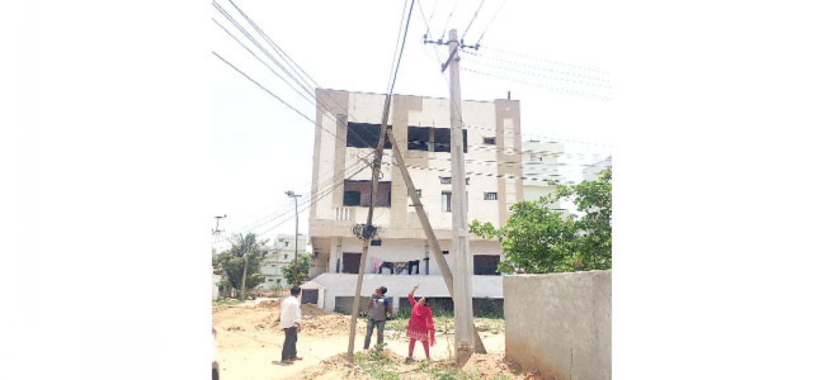 Officials told to remove useless electric poles