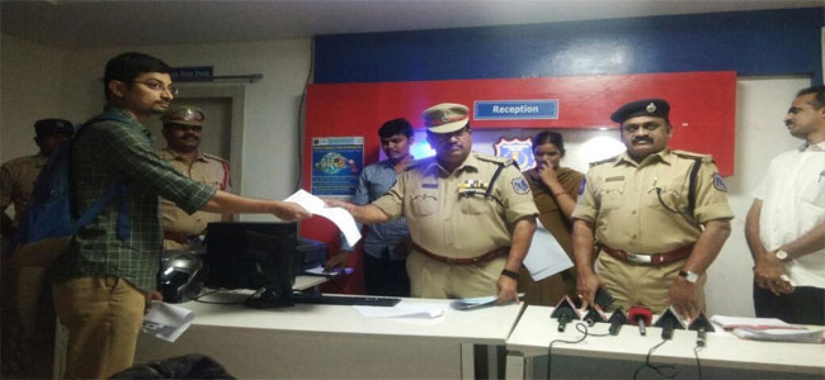 Online receipt of complaints begins at LB Nagar police station