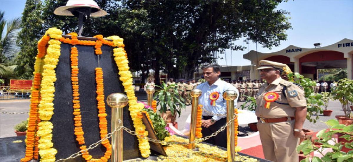 RINL director commends CISF role