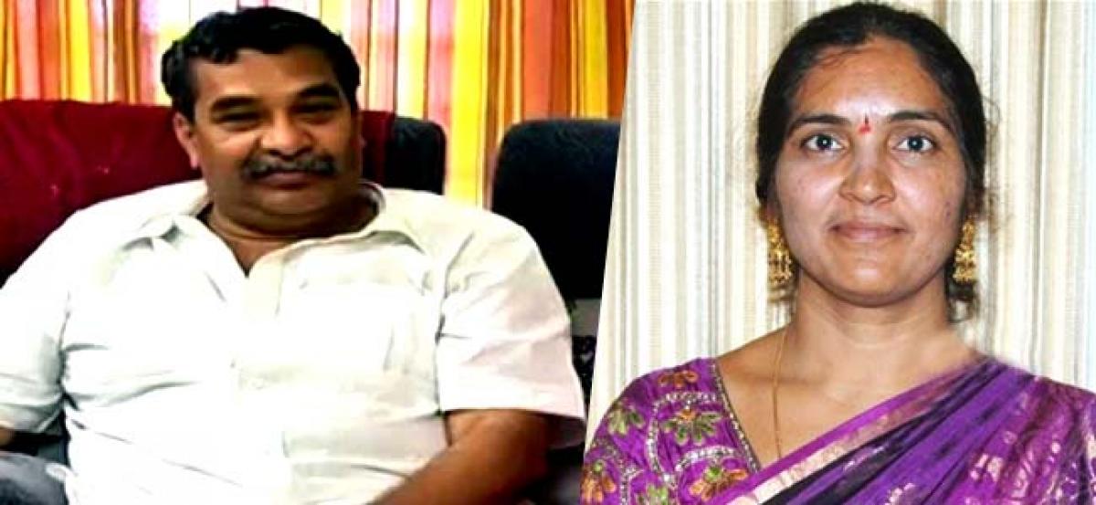 Jayaprakash Reddy deceived his wife-Padma Devender Reddy