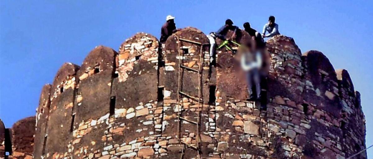Body found with sign linked to Padmavati in Jaipur fort