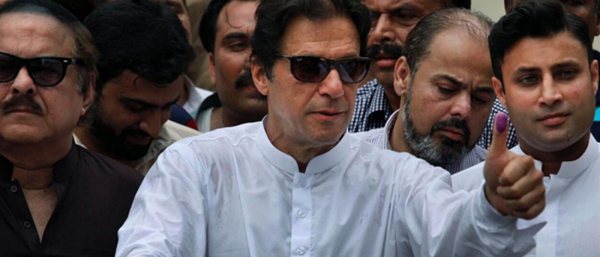 Imran Khan leads in Pak polls