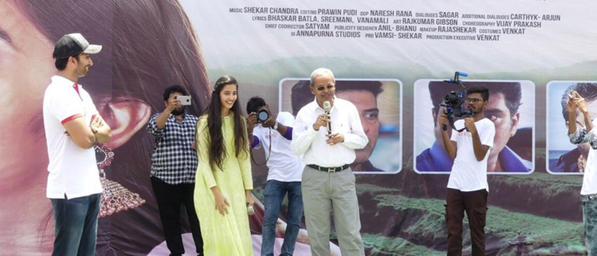 Parichayam movie team visits VVIT in Guntur
