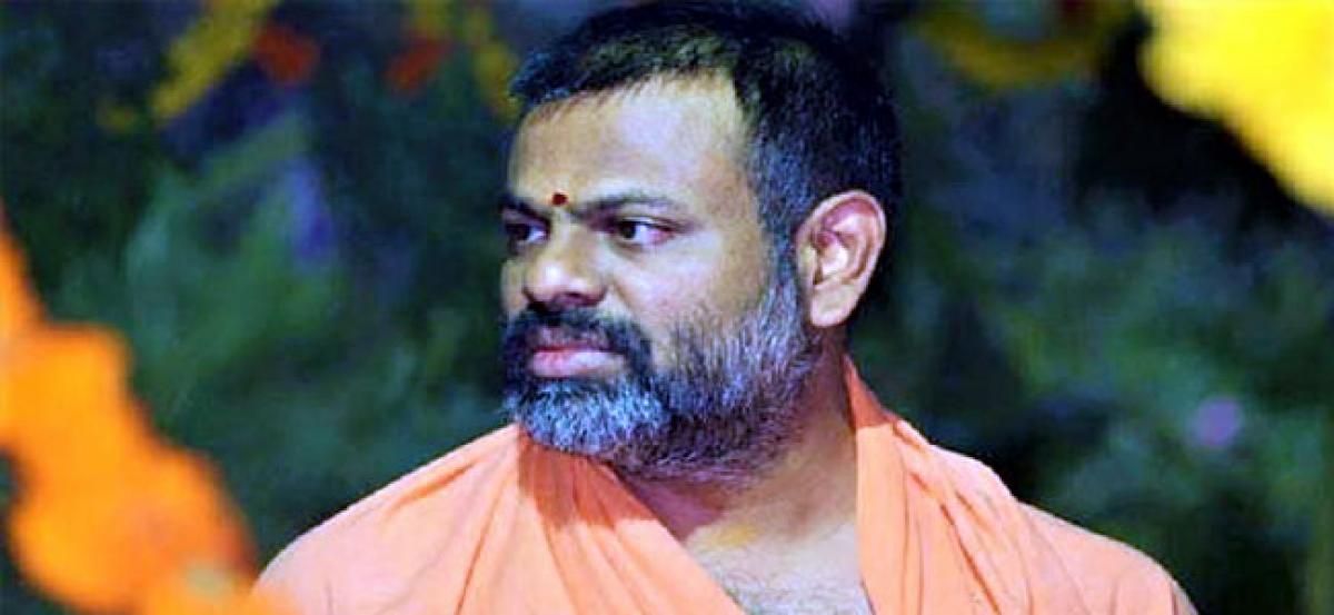 Swami Paripoornananda files petition in HC over externment