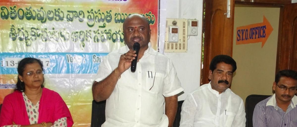 Parkal MLA urges farmers not to lose heart