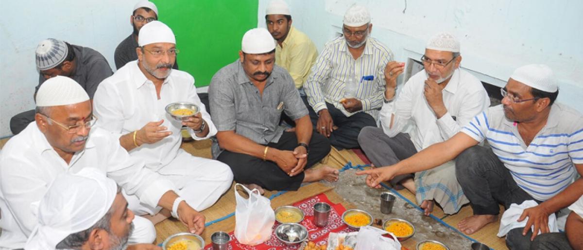 Korada foundation hosts Iftar party