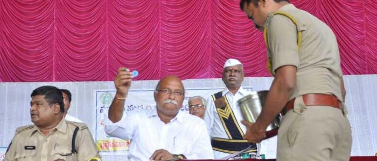 Implement liquor policy transparently: Peddapalli in-charge Collector