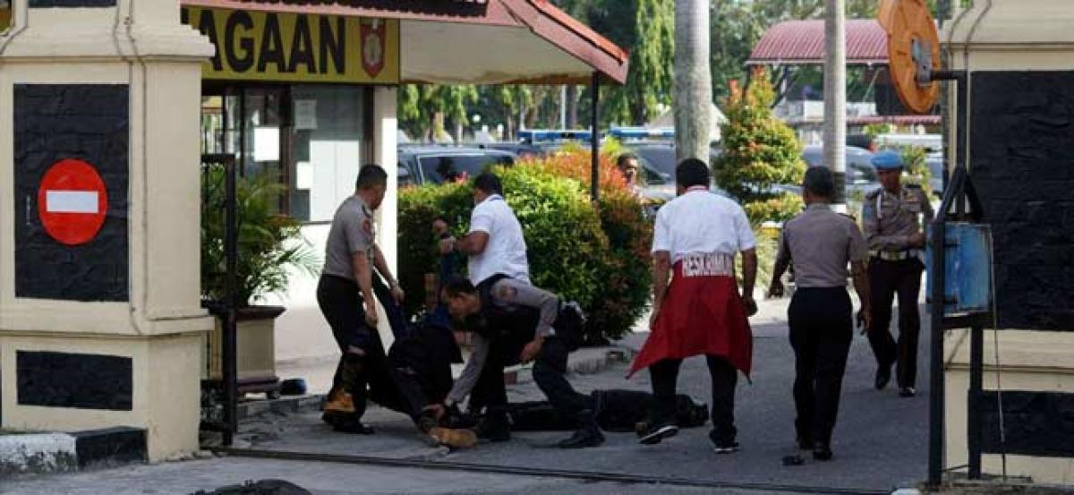 Indonesia cops shoot dead four men after attack on Riau police headquarters in Pekanbaru