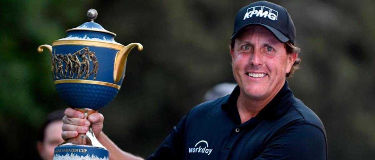 Mickelson ends five-year title jinx