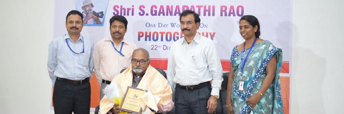 VIIT organises photography workshop