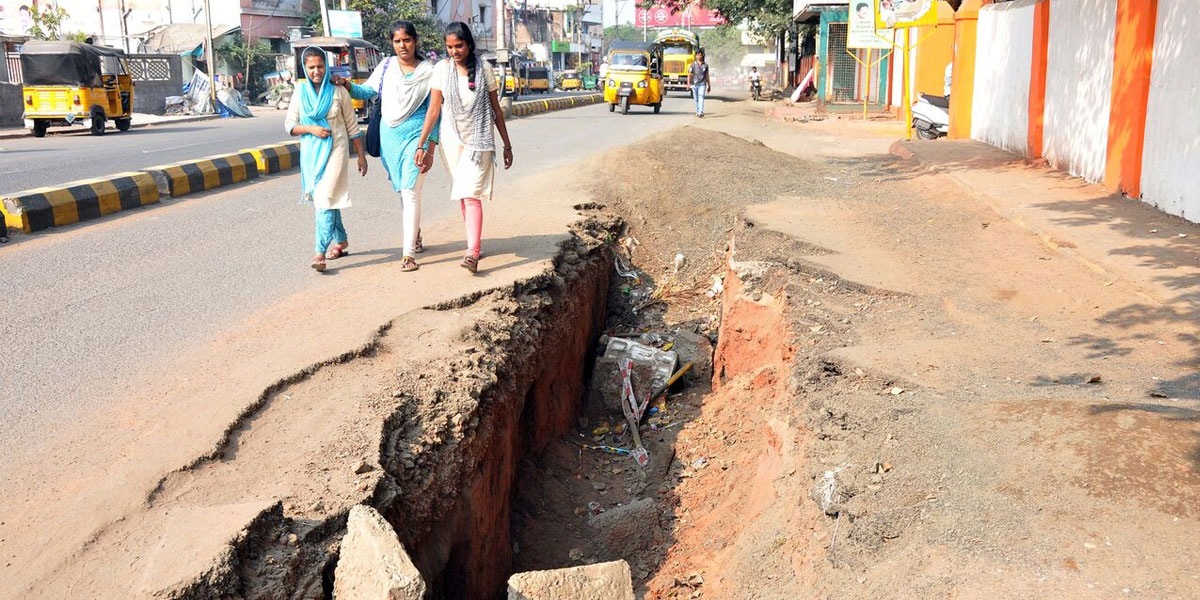 Bad Roads pose threat to users in Rajamahendravaram