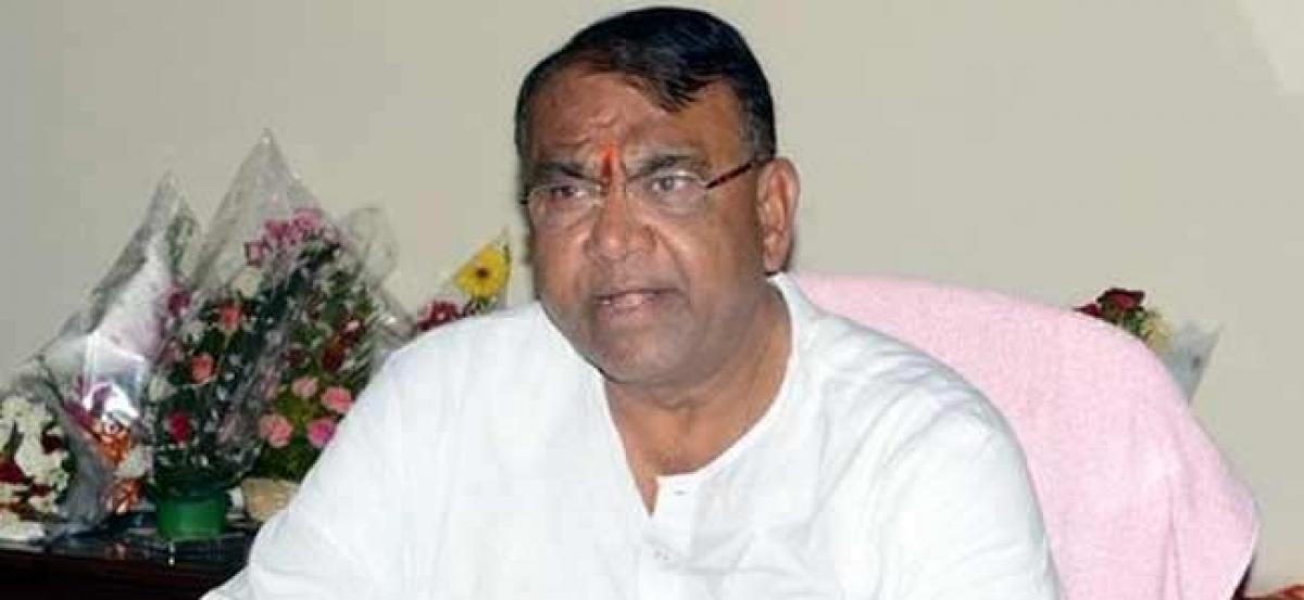 Telangana only govt helping farmers: Agriculture Minister