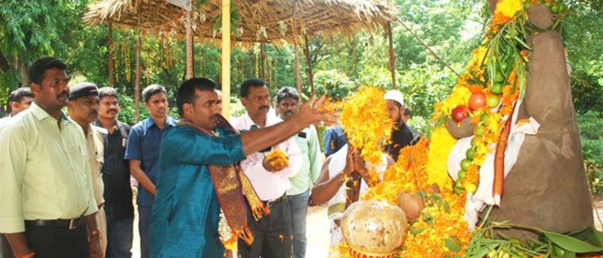 Special pujas performed to Lord Ganesha on the occasion of Ganesh Chaturdhi in Guntur District Police office