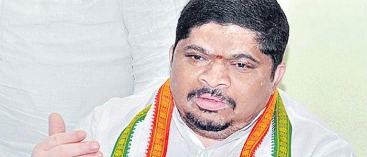 Vote for Congress for all-round development: Ponnam to people