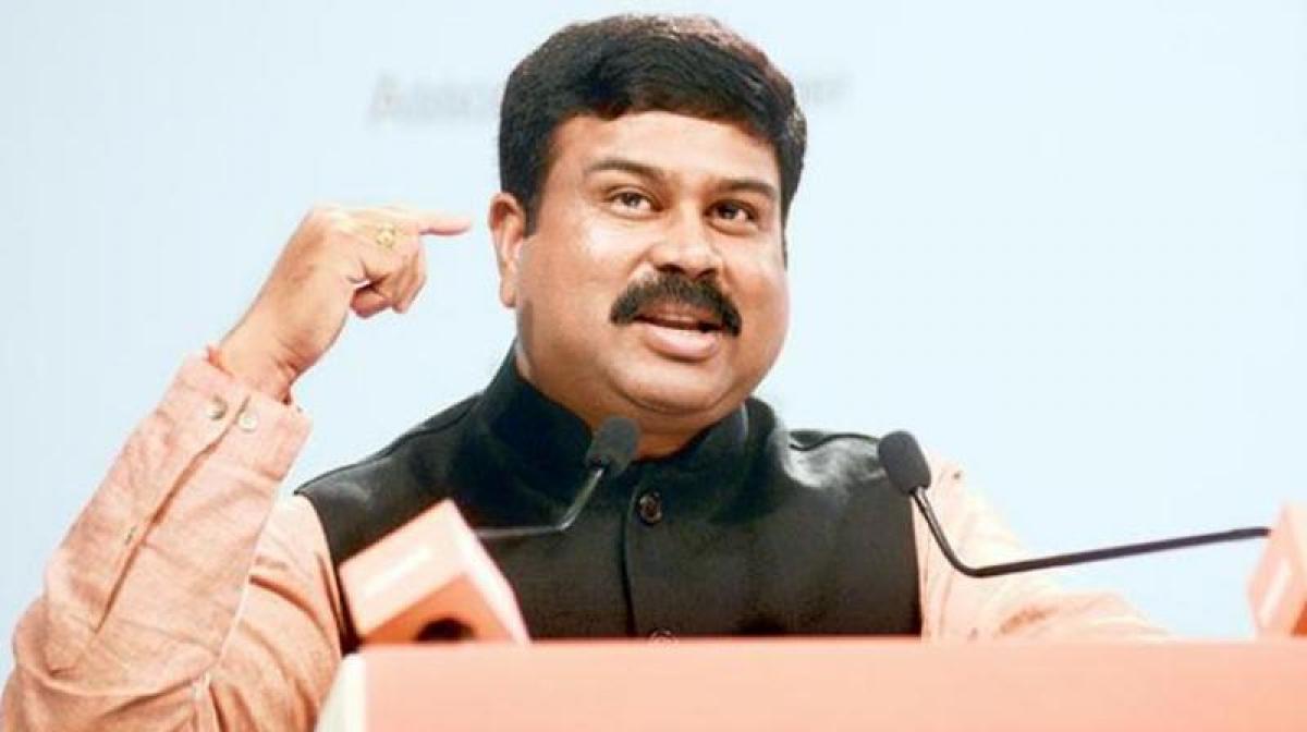 Stressed upon developing transparent market for LNG, says Pradhan