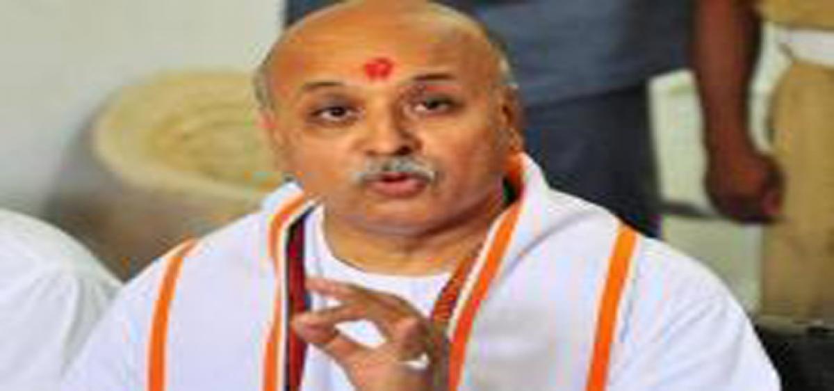 Liberate Hindu temples from govt control: Togadia