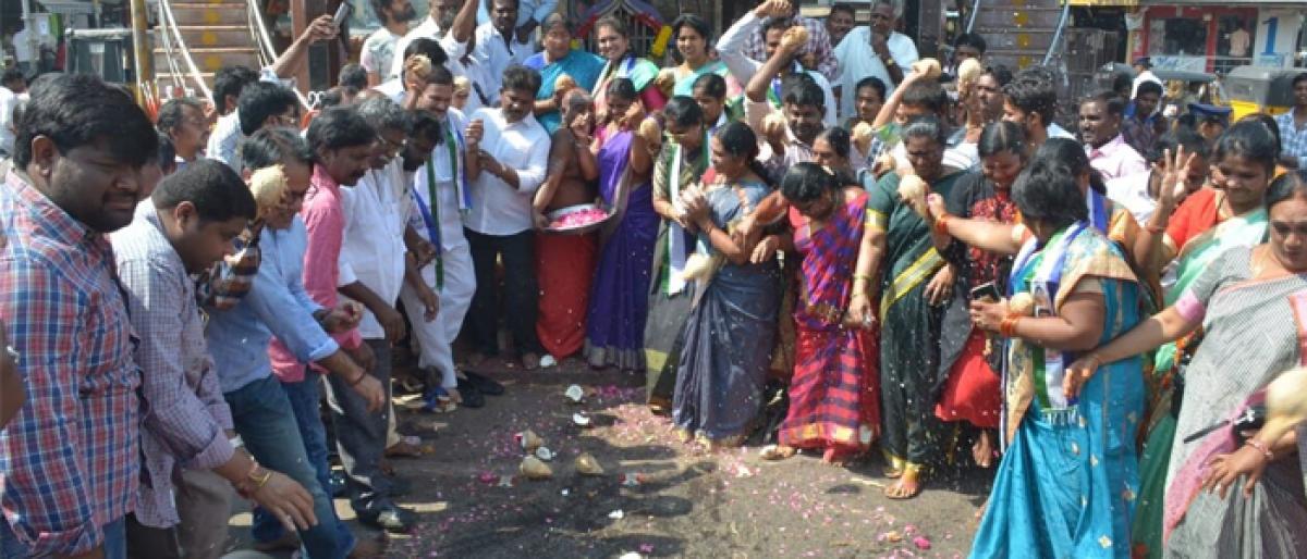 YSRCP leaders pray for recovery of Jagan