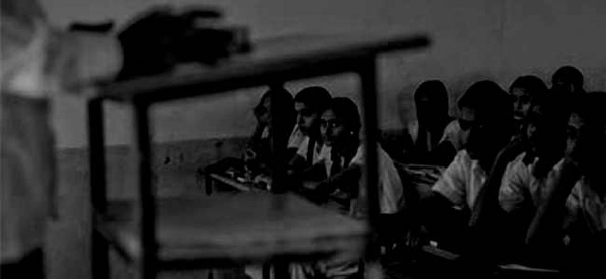 Private school teacher swindles Rs 10 lakh in Hyderabad