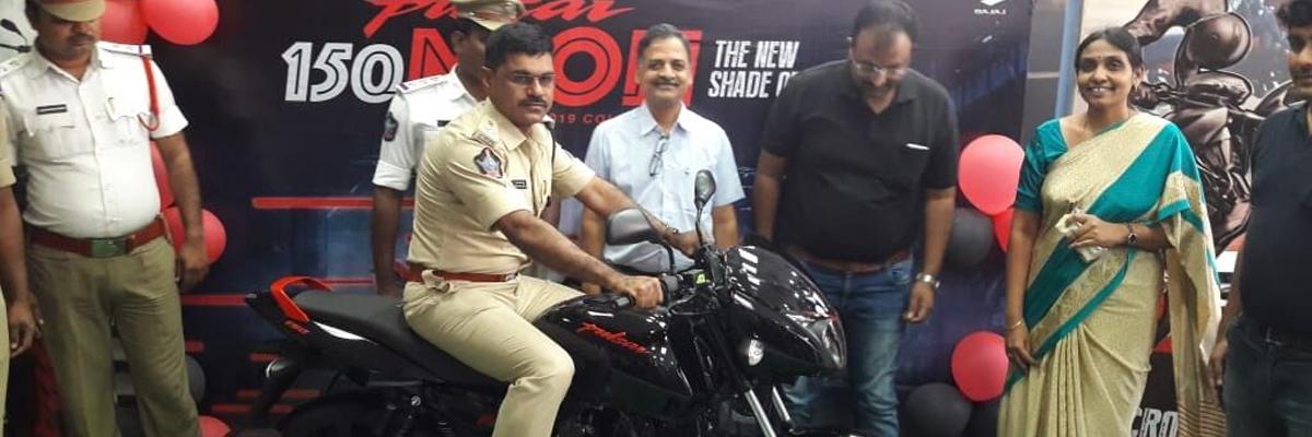New Bajaj Pulsar 150 cc bike released in Vijayawada