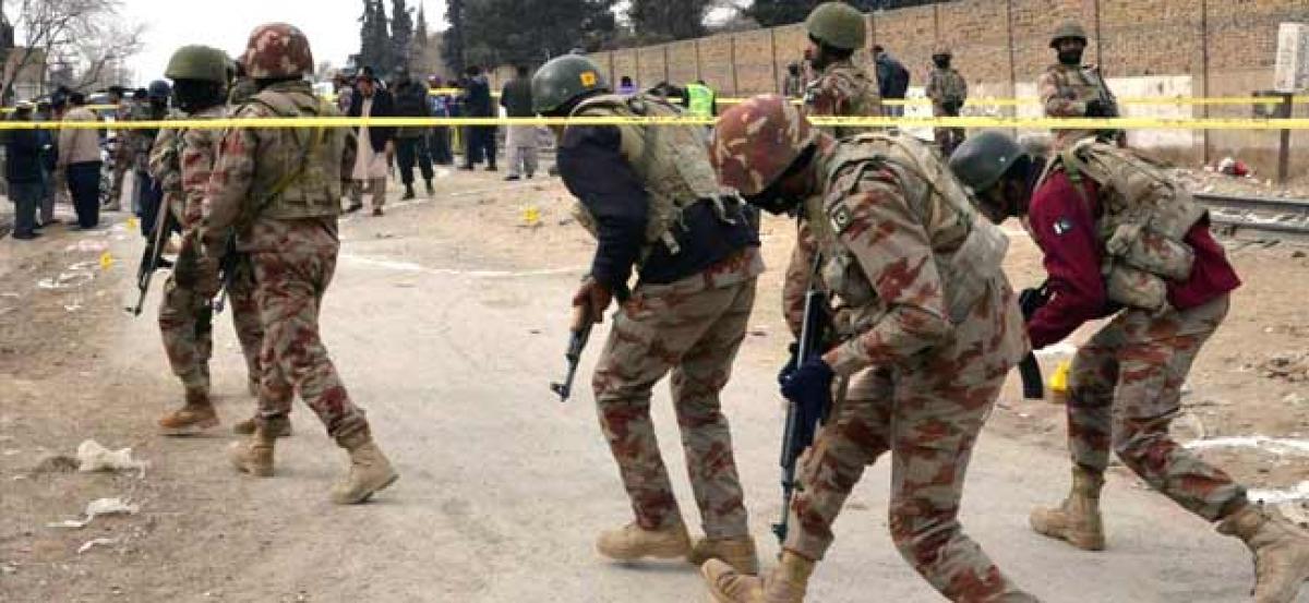 Pakistani Taliban kill 4 paramilitary troopers in gun attack in Quetta