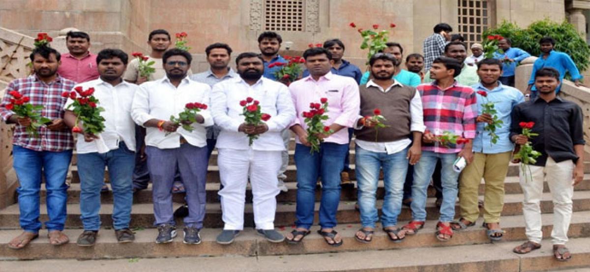 Students body slam’s KCR for RaGa ban at Osmania University